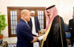 العليمي في استقبال السفير السعودي محمد آل جابر بحضور عيدروس الزبيدي
