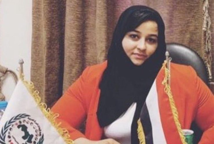 الناشطة اليمنية فاطمة العرولي