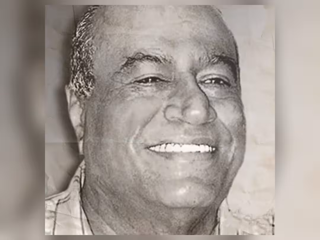 وفاة الأديب والمسرحي سعيد عولقي.. أحد مؤسسي الحركة الثقافية اليمنية الحديثة