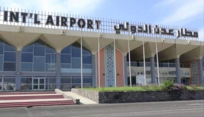 صاروخ يسقط قرب مدرج مطار عدن قبل دقائق من هبوط رحلة مدنية