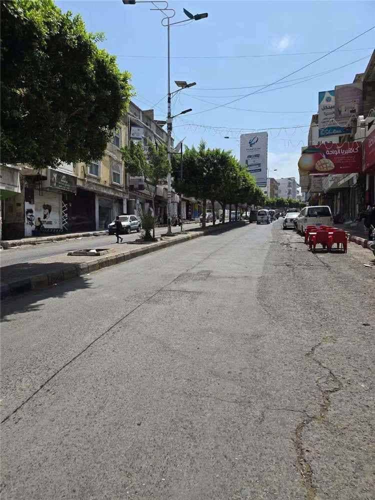 شوارع خاليه من المواصلات