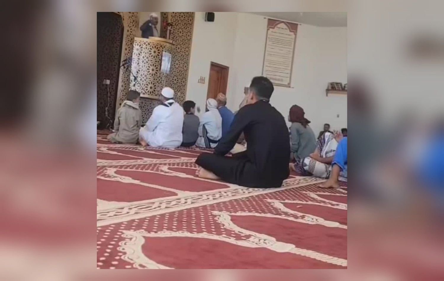 يوميات الحرب في تعز.. عزوف عن صلاة الجمعة في مناطق سيطرة الحـ..وثيين