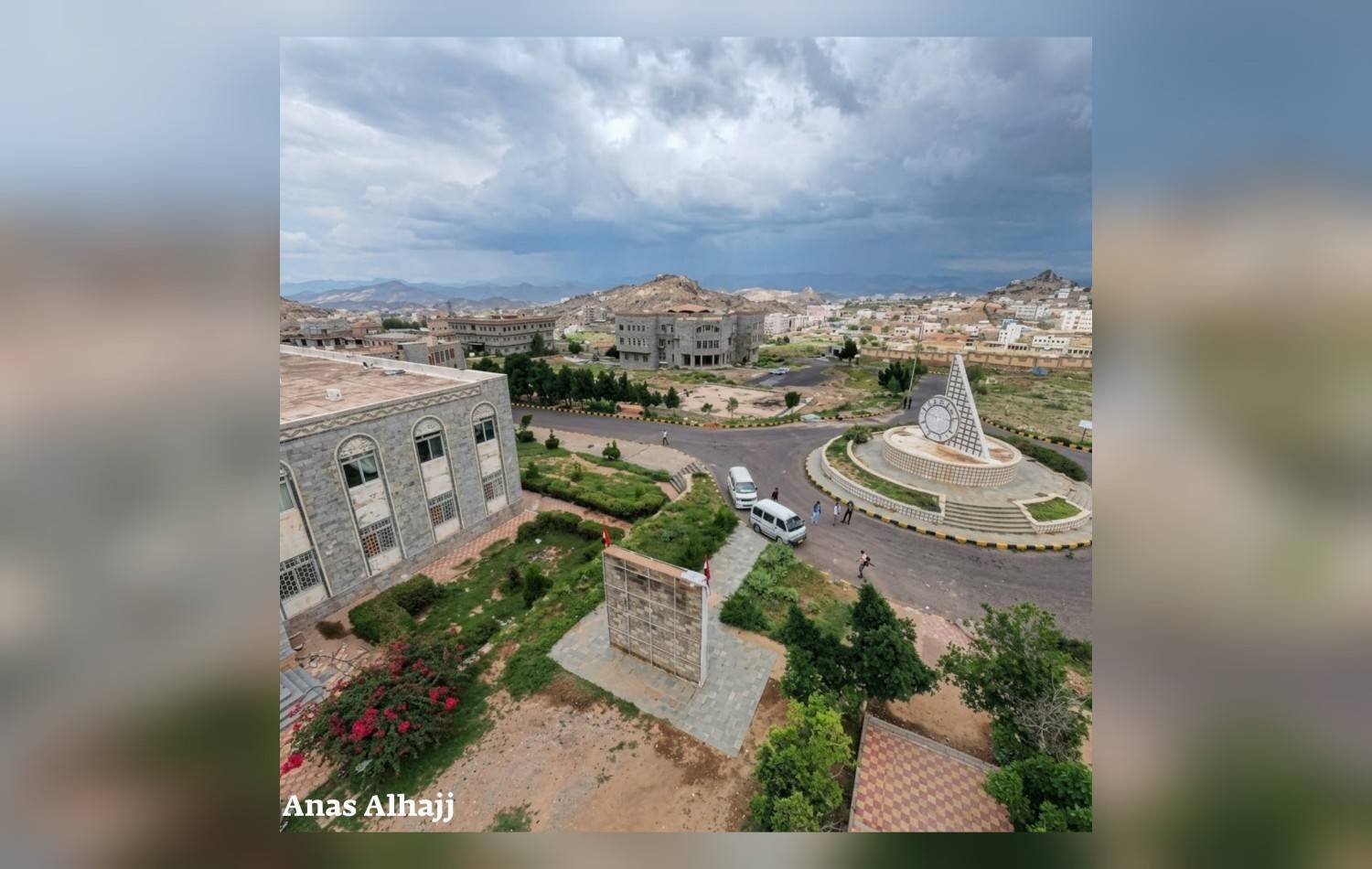 يوميات الحرب في تعز.. شلل تعليمي يهدد مستقبل عشرات الآلاف من الطلاب