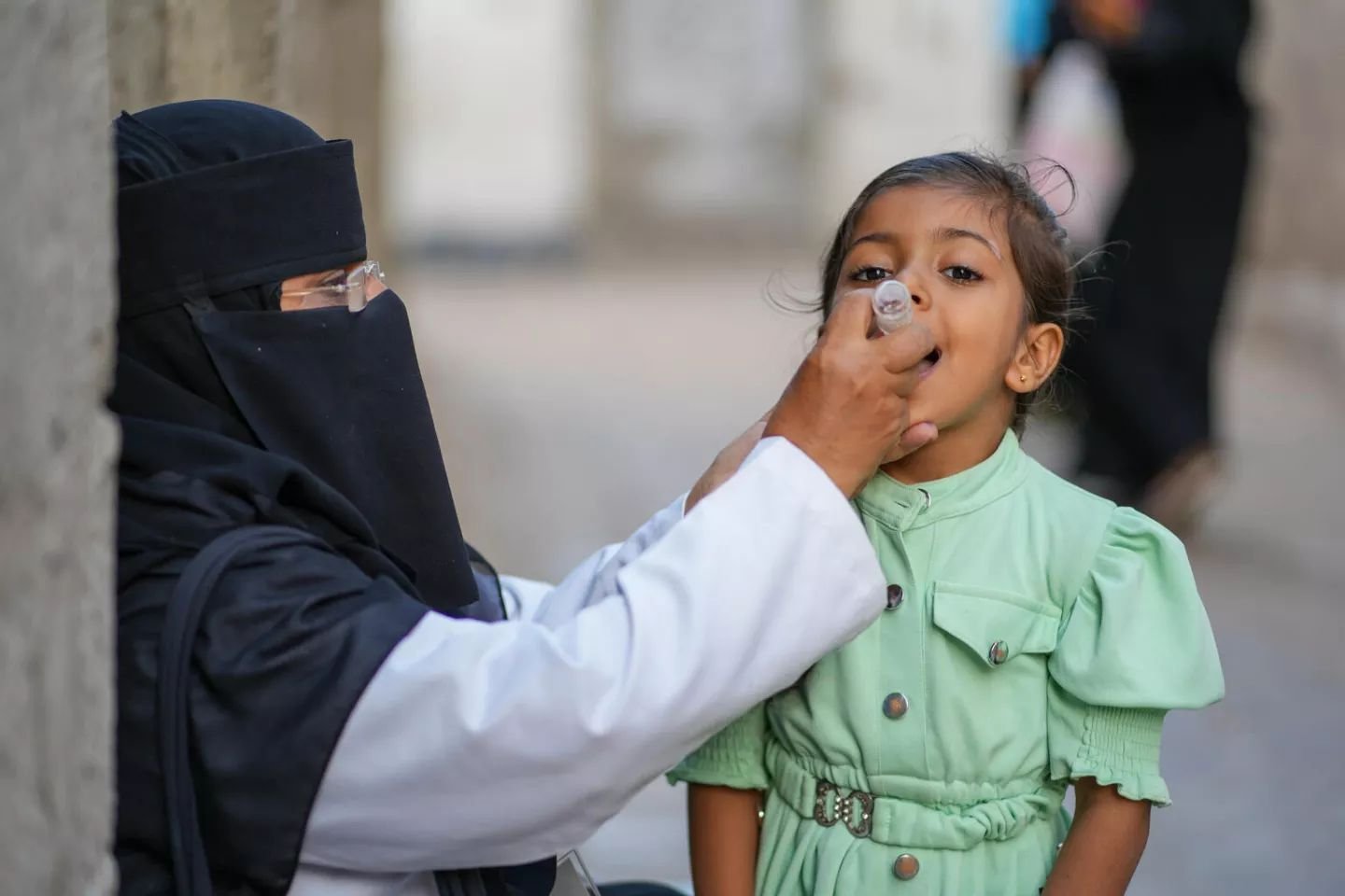 جدل اللقاحات.. إتهامات متبادلة وطفولة مهددة