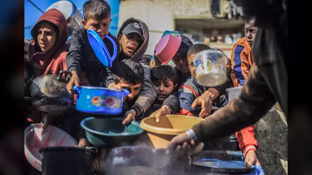انهيار النظام في غزة يعوق الجهود الإنسانية