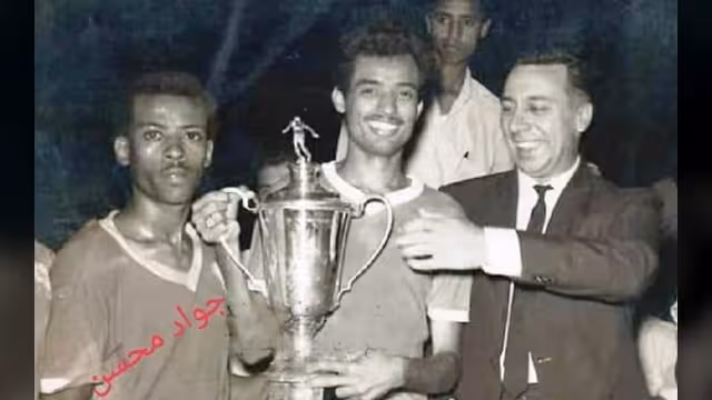 فلتة الكرة اليمنية جواد محسن.. فقد بصره، ويعيش في غرفة 2-3