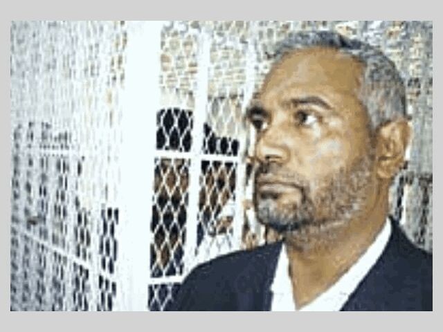 تجف شفايفه فيضحكون.. الخوف لا يصنع أمناً