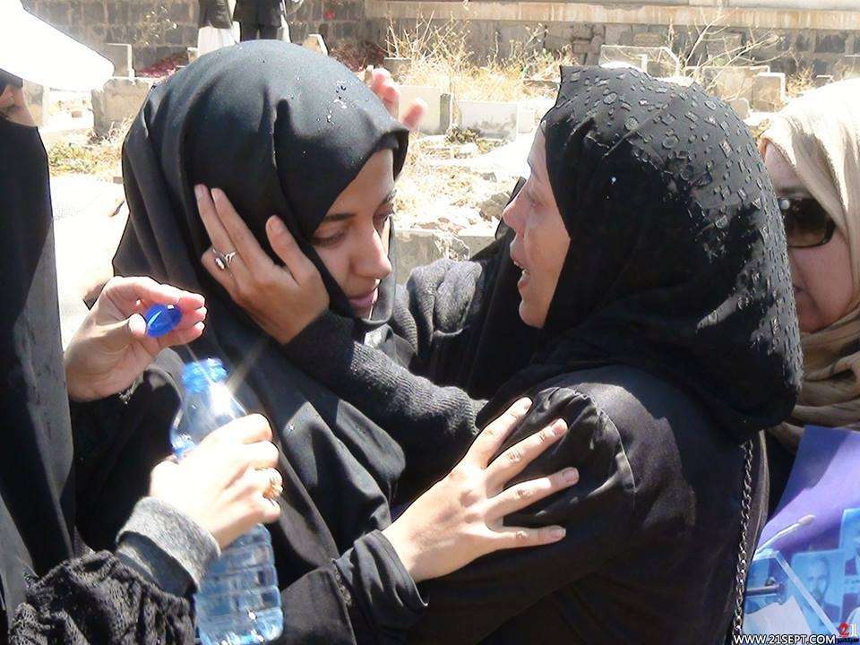 لماذا لا تخرج النساء اليمنيات للتشييع؟