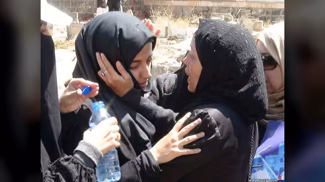 لماذا لا تخرج النساء اليمنيات للتشييع؟