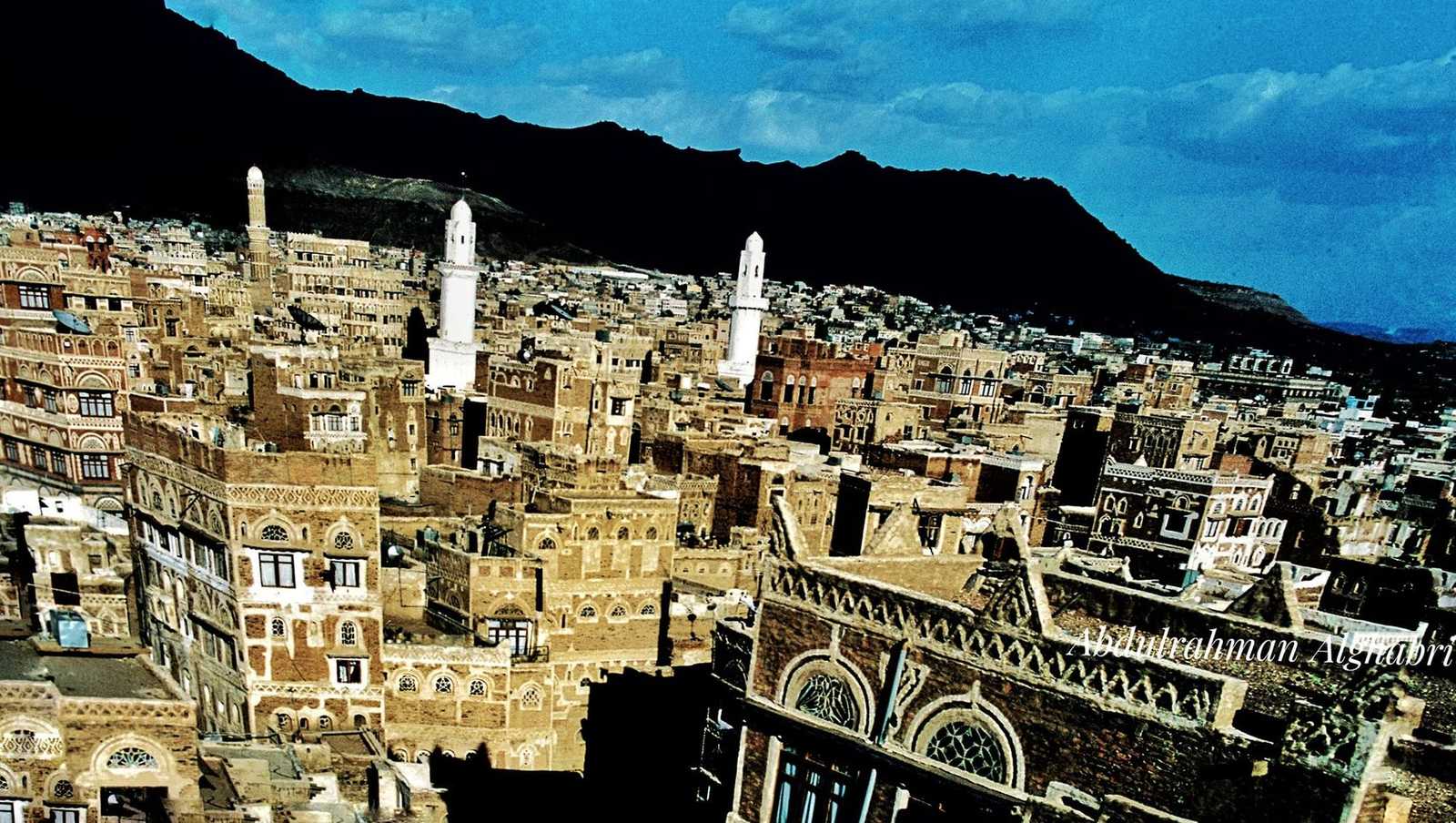 صنعاء القديمة وصنعاء العدنية.. في حب مدينتين محاصرتين بالقبح!