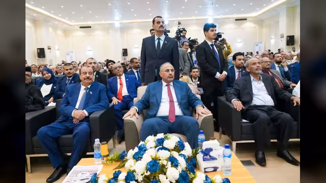 الرئيس.. القائد!