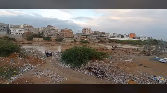 إعصار "تيج" يصل حضرموت والحكومة توجه نداء استغاثة