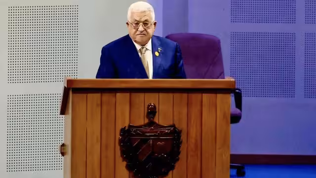ماذا يفعل الرئيس محمود عباس في رام الله؟
