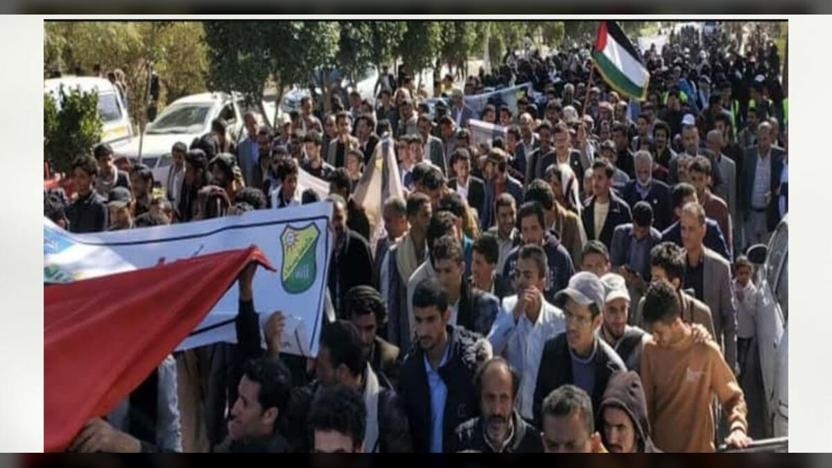جامعة صنعاء تجبر منتسبيها على المشاركة في مسيرات ودورات عسكرية
