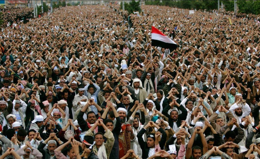 ثورة الشباب.. بين راضٍ عنها وساخط!