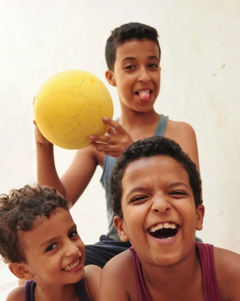 وهاب وعمرو ومصطفى (عدسة أروى عثمان)