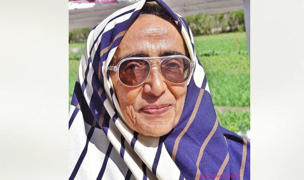 فتحية الجرافي زوجة الشاعر البردوني (عدسة عبدالرحمن الغابري)