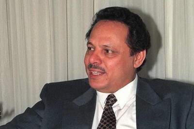 علي ناصر محمد(شبكات التواصل)