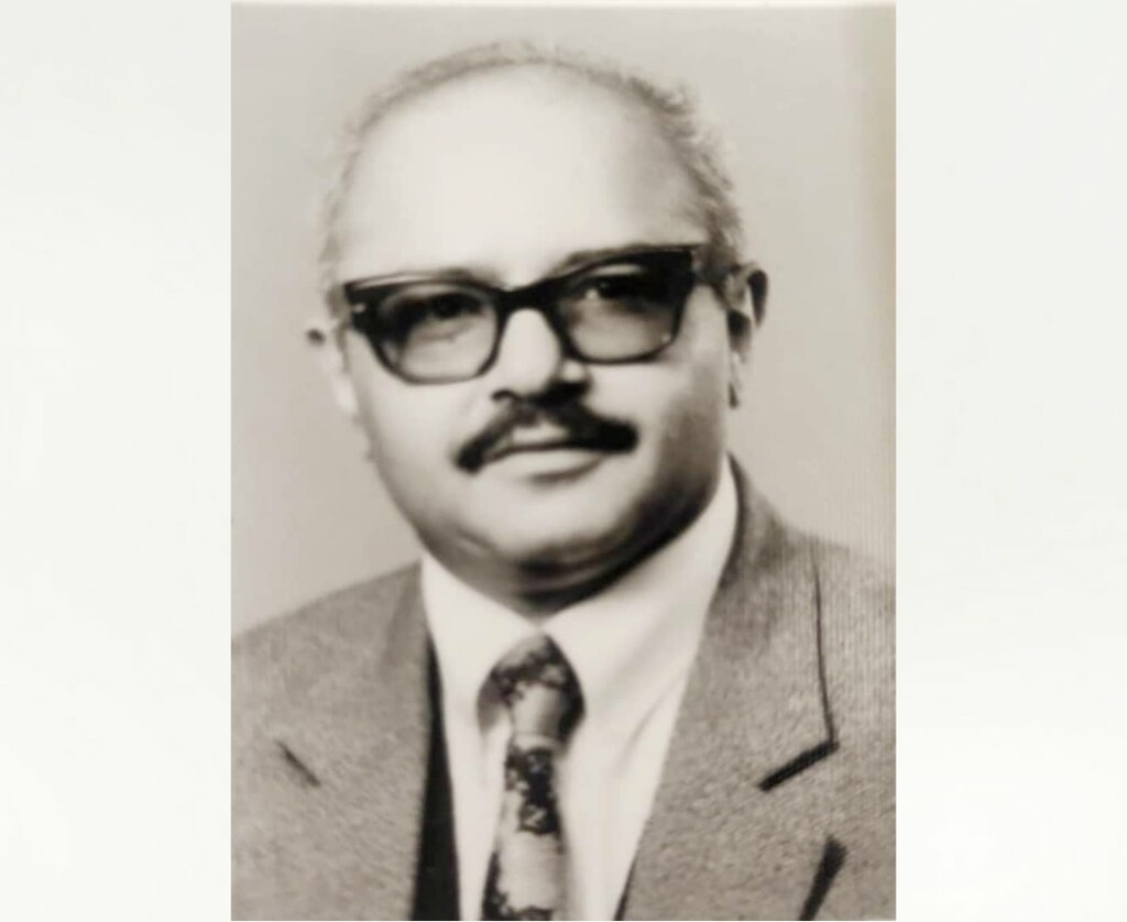 د. محمد قائد الأغبري( الصورة من إرشيف الكاتب)