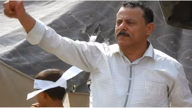 أظن رأيت معه مسدسًا ذات يوم! أحمد سيف حاشد