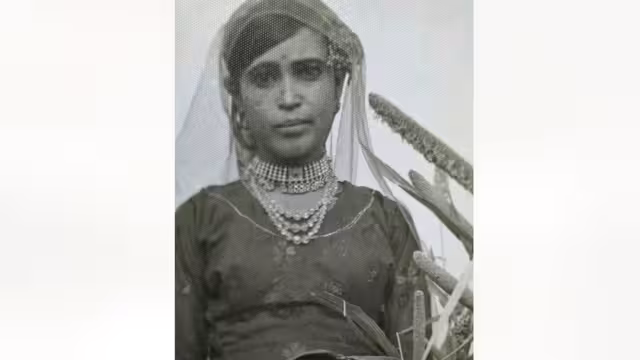 المدينة تعرف بالوجه المفتوش: الخطاب البصري للاوجه - قراءة سيمائية
