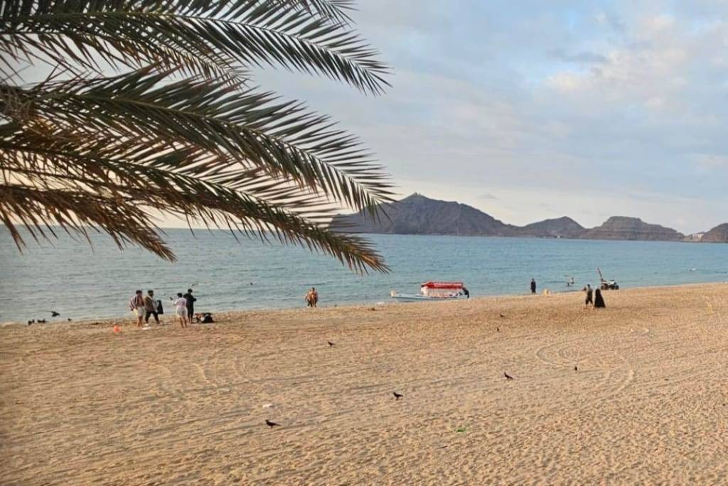 «الجبايات» تهدد السياحة في عدن