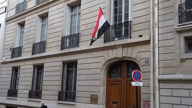 الزنداني يقود ثورة إصلاحات في الخارجية.. ويستدعي من أمضى 5 سنوات وأكثر في الخدمة