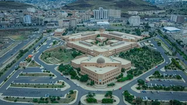 انتقادات واسعة وأبعاد تاريخية.. توجيهات حوثية بتمليك أراضٍ تابعة لجامعة صنعاء