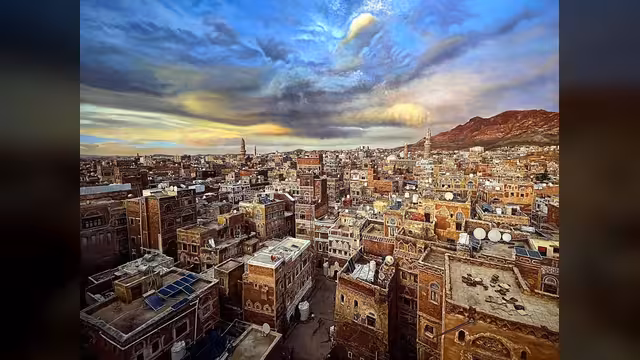 لوحة صنعاء العملاقة