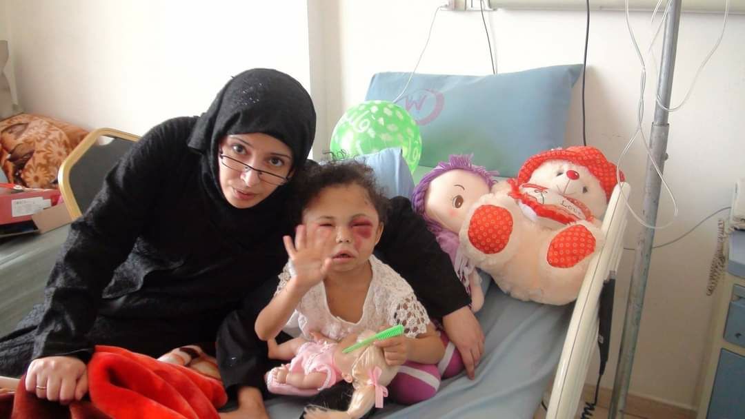 «القلم السويدي» تكرم شجاعة بشرى المقطري في إعطاء صوت لضحايا الحرب اليمنية
