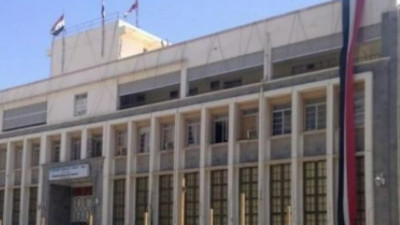 بنوك جديدة وتدهور اقتصادي: الجانب المظلم للقطاع المصرفي في اليمن