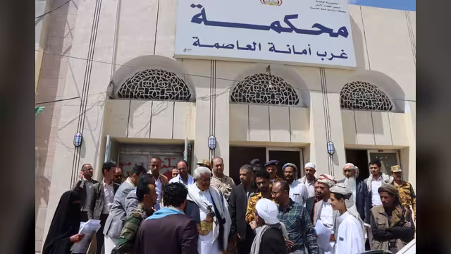 صنعاء: تجميد القضايا في محكمة غرب الأمانة يثير استياء المواطنين