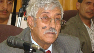 المقالح في ذكراه الثانية.. مودة وصداقة لا تبلى