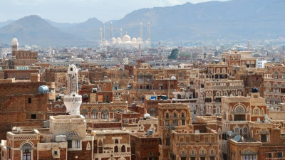 وزير الدفاع الإسرائيلي يهدد باستهداف قادة الحوثيين في صنعاء