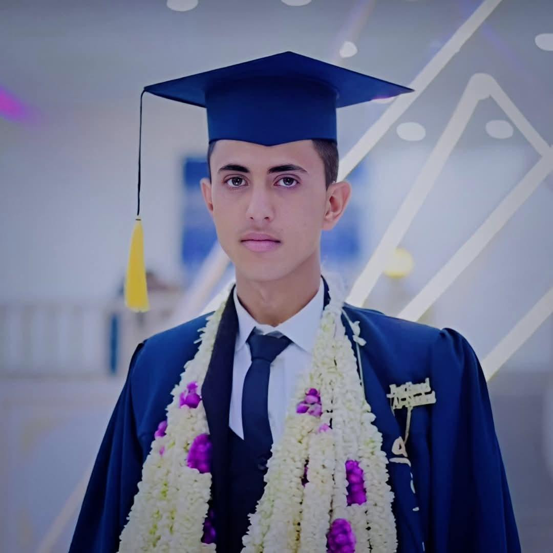 عماد النعيمي فقد حياته بينما كان يستعد لاستقبال اسرته في المطار عماد النعيمي فقد حياته في قصف المطار