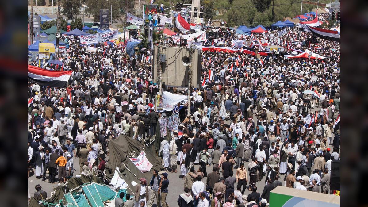 ثورة الشعب ودور مؤسسات المجتمع المدني (ثورة الحادي عشر من فبراير 2011م)