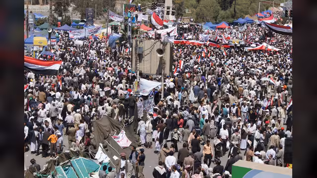 ثورة الشعب ودور مؤسسات المجتمع المدني (ثورة الحادي عشر من فبراير 2011م)