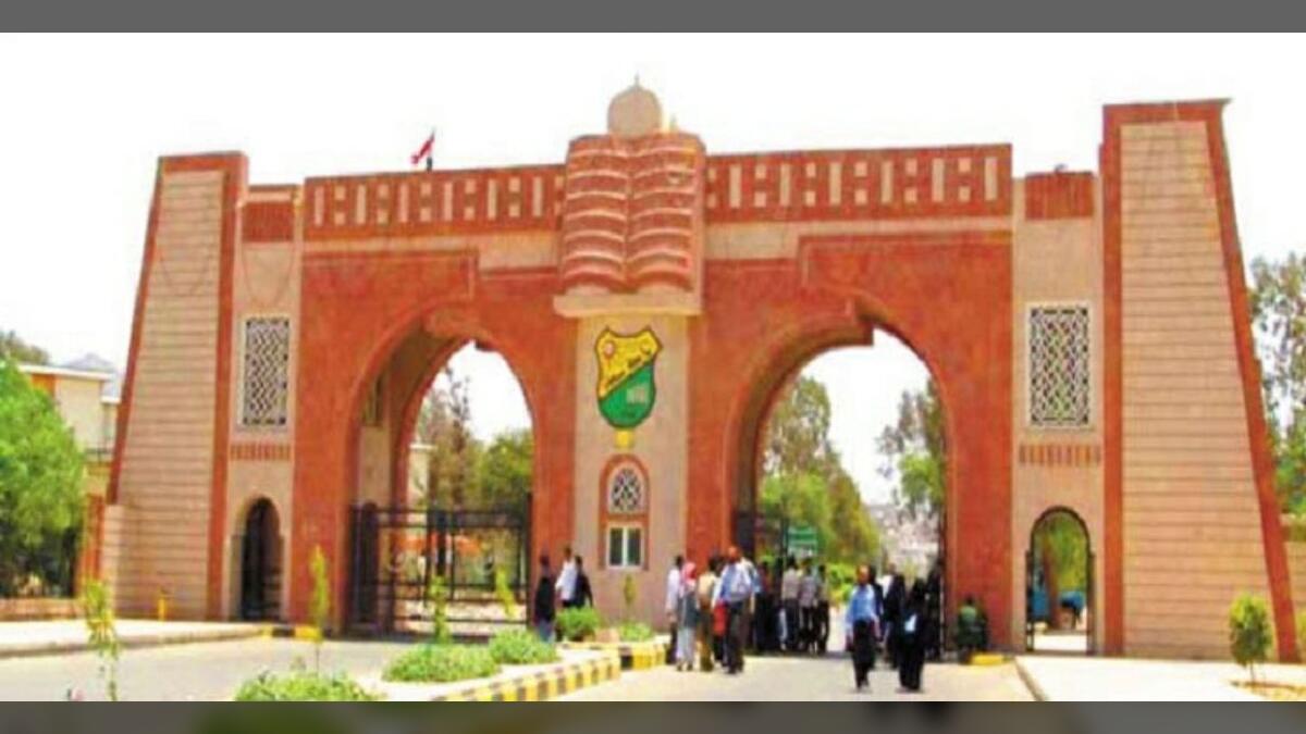 مطالبات بتحقيق العدالة الوظيفية لأساتذة الجامعات في صنعاء