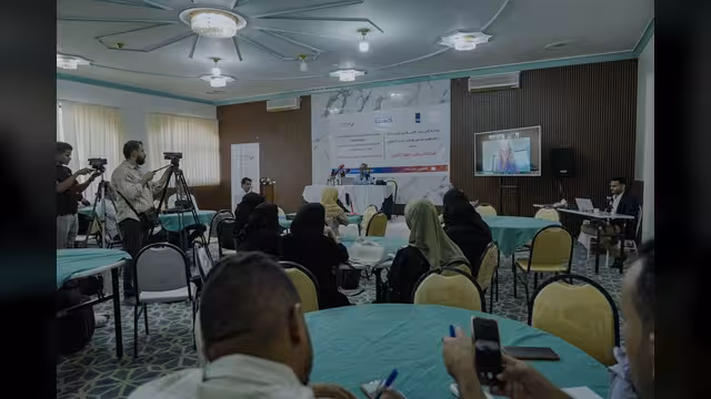 مرصد الحريات الإعلامية يطلق تقريرًا حقوقيًا يكشف انتهاكات جسيمة ضد الصحفيين في اليمن