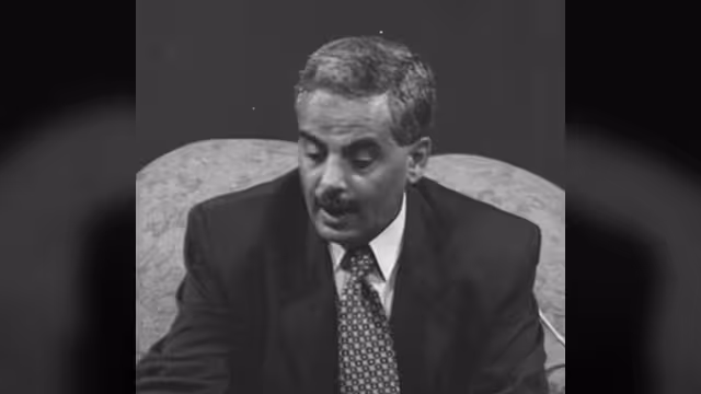 رحيل قامة إعلامية يمنية.. لطف الخميسي يودّع الحياة بعد عقود من العطاء