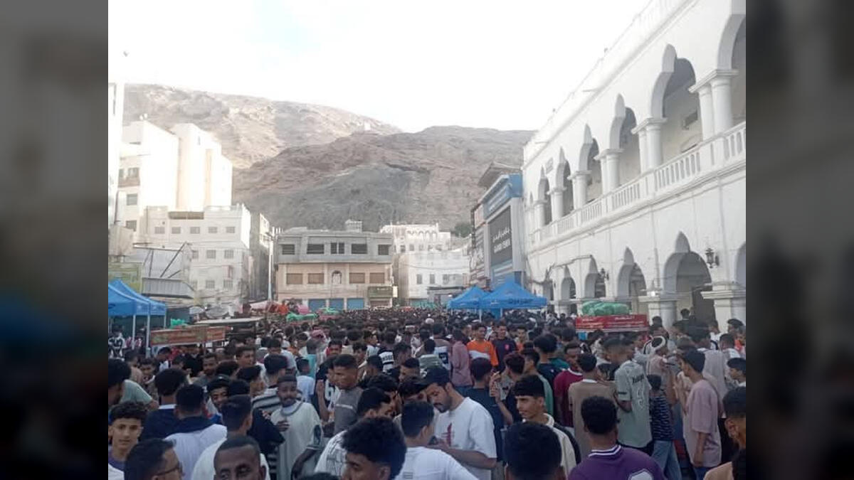 المكلا بين المعاناة ومهرجانات الباخمري