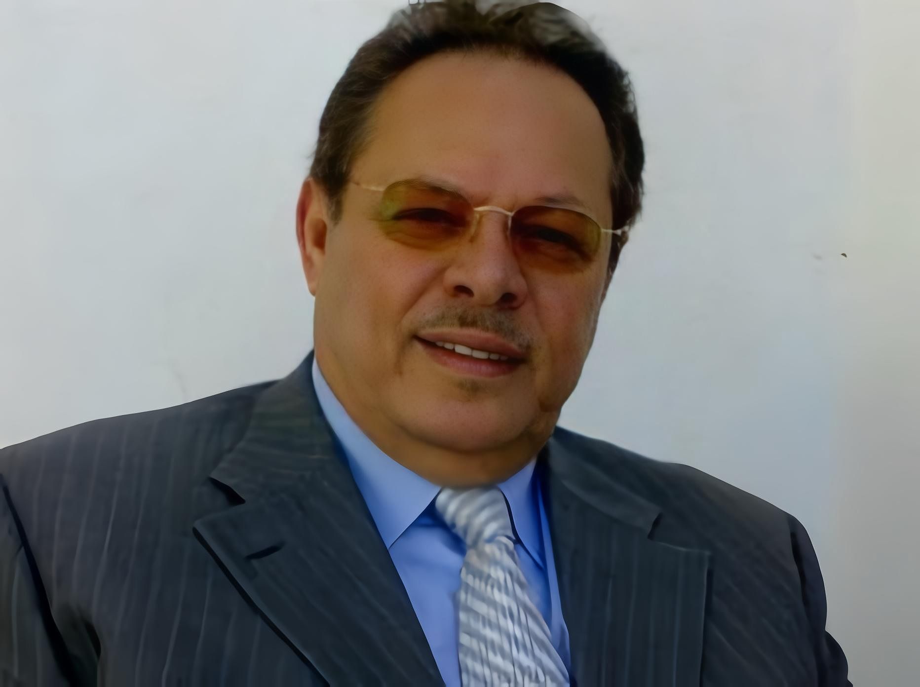 الرئيس علي ناصر يوجه بيانًا بشأن مستجدات الأوضاع في حضرموت