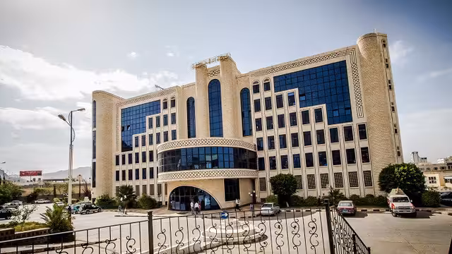 صنعاء: شركة النفط تقر بأزمة الوقود بعد نفي متكرر وتعلن تفعيل خطة طوارئ