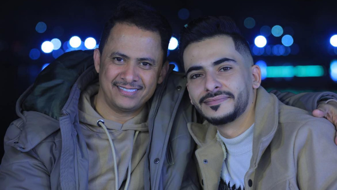 المجاهد مع الفنان يوسف البذيجي