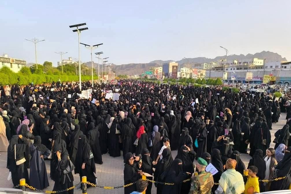 عدن: تظاهرة نسائية حاشدة للمطالبة بإنهاء التدهور المعيشي والخدمي
