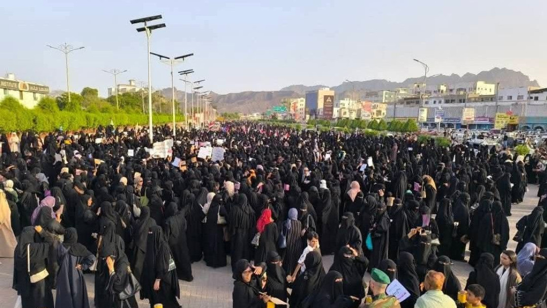 عدن: تظاهرة نسائية حاشدة للمطالبة بإنهاء التدهور المعيشي والخدمي