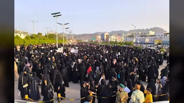 عدن: تظاهرة نسائية حاشدة للمطالبة بإنهاء التدهور المعيشي والخدمي