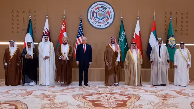الثروة واللاجدوى: استثمارات الخليج في الخارج وتجاهل الداخل العربي