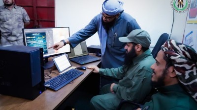 أجهزة موازية تحكم عدن.. شراكة في الحكومة وسلطة منفردة على الأرض