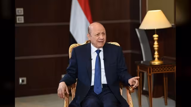 العليمي: الحوثيون هددوا بقصف مطار عدن إذا لم تعد الطائرة اليمنية الرابعة إلى صنعاء